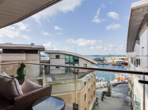 Sail Away - Luxury Apartment with Stunning Harbour Views